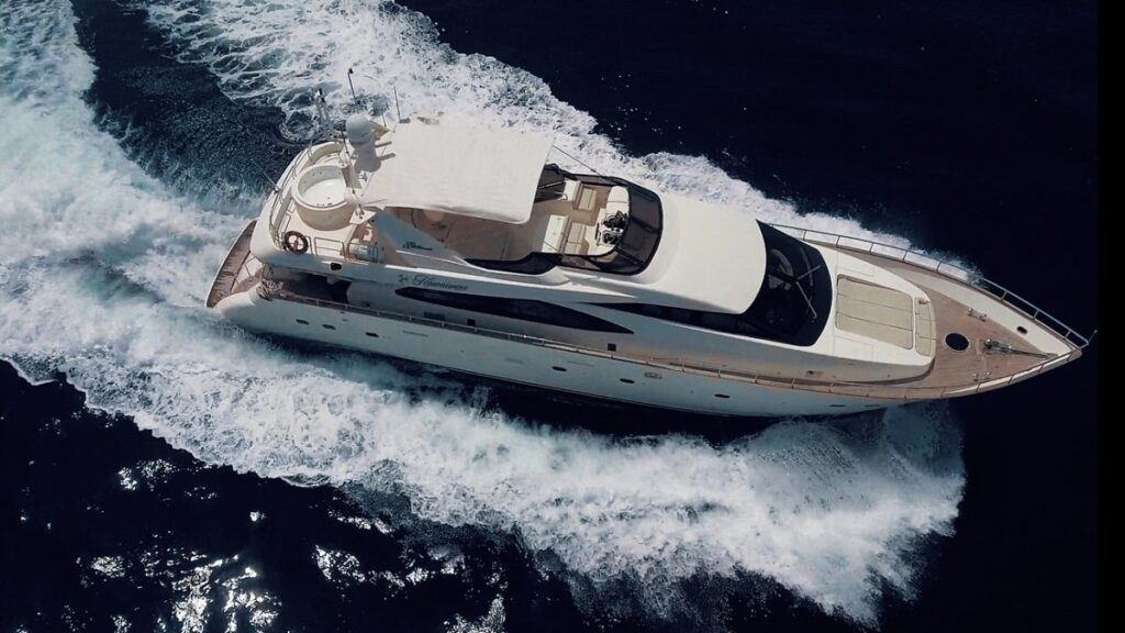 Luxury Yacht Nawaimaa