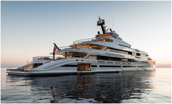 Superyacht Lana